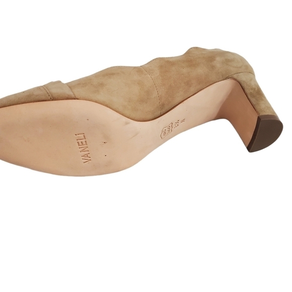 VanEli Tan Suede Scalloped Block Pump Heels - Picture 7 of 8